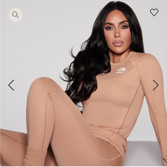 SKIMS Tops - NORTH FACE X SKIMS DOTKNIT LONG SLEEVE TOP Ochre sz M

COLLECTION SOLD OUT